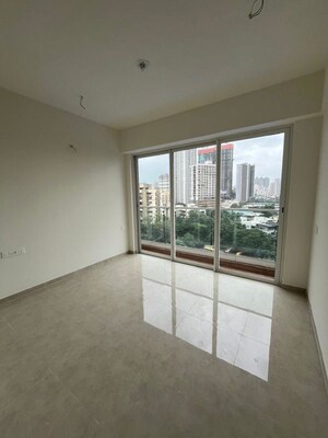 Room in 3.5 BHK Apartment at Indiabulls One Indiabulls, Pokhran Road No Two – for Rent