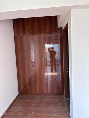 Room in 3 BHK Apartment at Godrej Air Sector 85, Sector 85 – for Rent