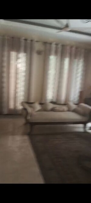 Room in 4 BHK Builder Floor at East Of Kailash – for Rent