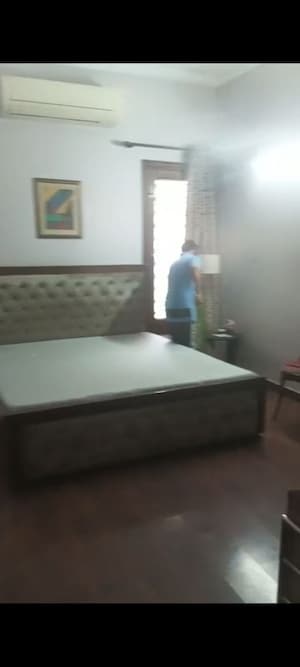 Room in 4 BHK Builder Floor at East Of Kailash – for Rent