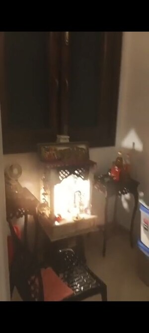 Furnished Amenities in 4 BHK Builder Floor at East Of Kailash – for Rent