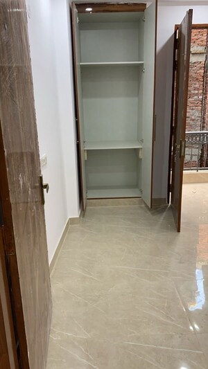 Room in 1 BHK Builder Floor at Mehrauli – for Rent