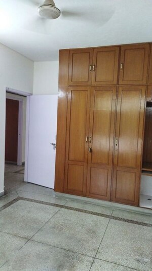 Room in 3 BHK Builder Floor at Palam Vihar Residents Association, Palam Vihar – for Rent