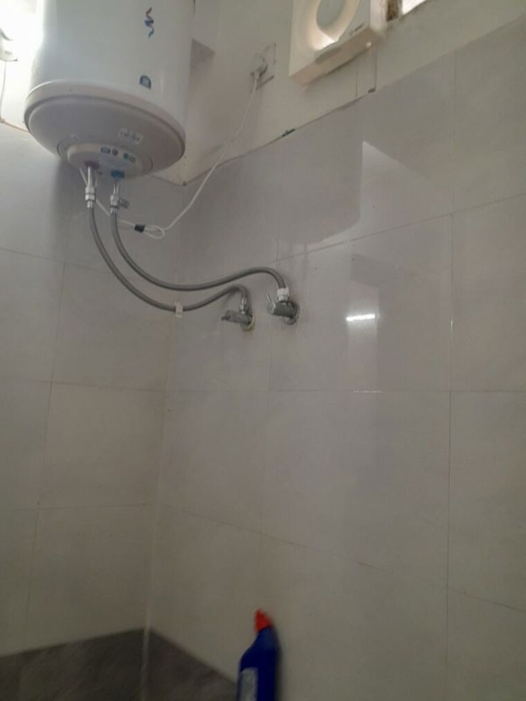 Bathroom, highland-park-chandigarh 2 Bedroom 1250 Sq.Ft. Apartment In Bhabat Zirakpur 10538611