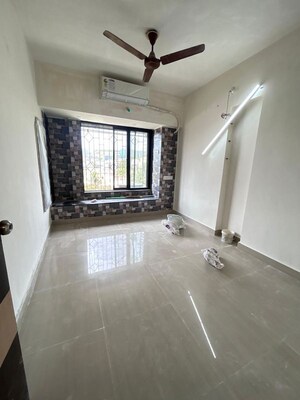 Room in 2 BHK Apartment at Mantri Park, Goregaon East – for Rent