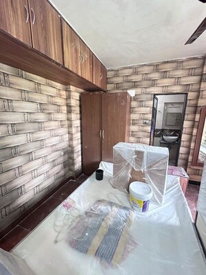 Room in 2 BHK Apartment at Mantri Park, Goregaon East – for Rent