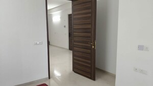 Room in 3.5 BHK Apartment at Smart World Orchard, Sector 61 – for Rent