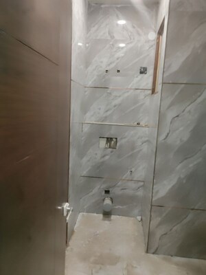 Bathroom in 3 BHK Builder Floor at Amolik Residency, Sector 86 – for Sale