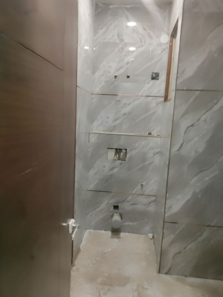 Bathroom, amolik-residency 3 Bedroom 120 Sq.Yd. Builder Floor In Sector 86 Faridabad 10534096