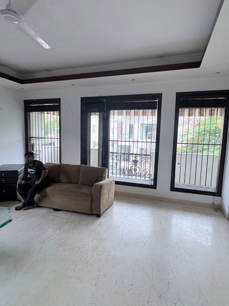 Living Room, pamposh enclave 4 Bedroom 500 Sq.Yd. Builder Floor In Pamposh Enclave Delhi 10538651