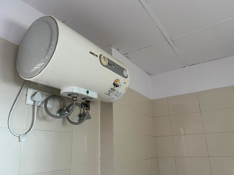 Bathroom, vatika-gurgaon-21 3 Bedroom 1980 Sq.Ft. Apartment In Sector 83 Gurgaon 10538652