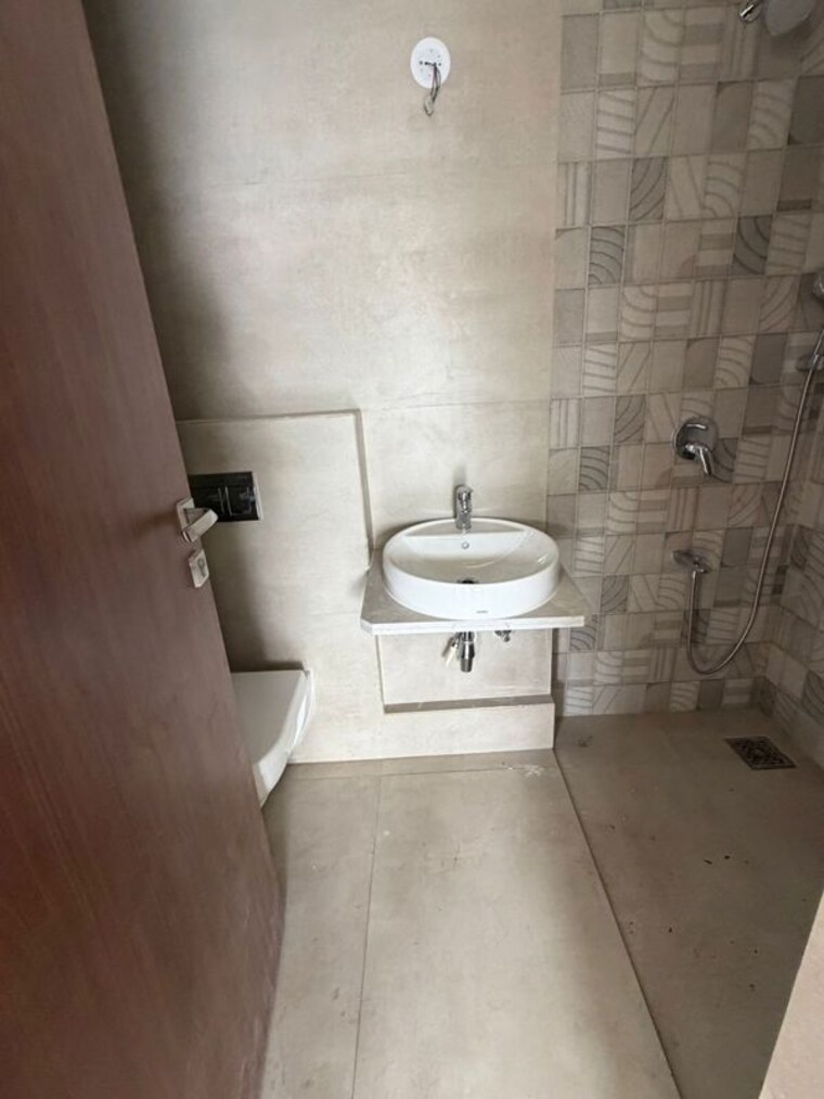Bathroom, hubtown-seasons 3 Bedroom 1300 Sq.Ft. Apartment In Chembur Mumbai 10538659