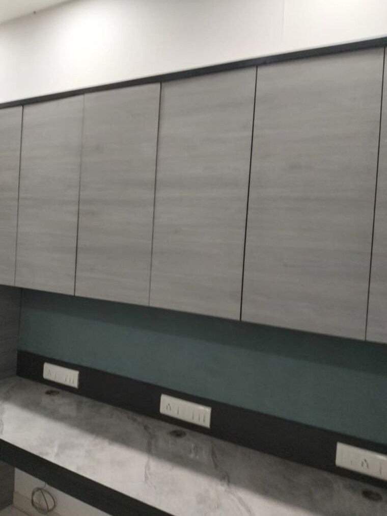 undefined, sun-avenue-one Commercial Office Space 530 Sq.Ft. In Manekbaug Ahmedabad 10535949