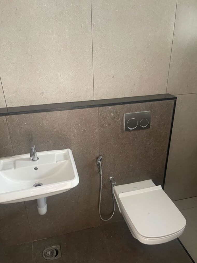 Bathroom, patturaickal 3 Bedroom 1507 Sq.Ft. Apartment In Patturaickal Thrissur 10538631
