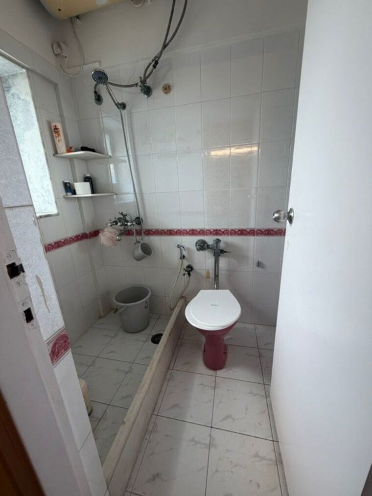 Bathroom, shishira-apartment 4 Bedroom 1350 Sq.Ft. Apartment In Andheri West Mumbai 10538675