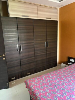 Room in 2 BHK Apartment at Mantri Serene, Goregaon East – for Rent