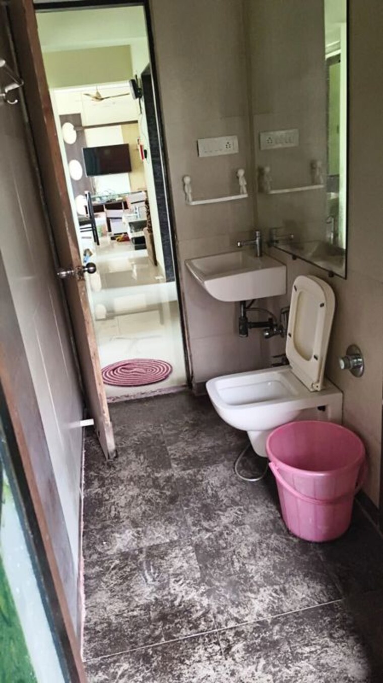 Bathroom, tharwani-rosewood-heights 3 Bedroom 1850 Sq.Ft. Apartment In Kharghar Sector 10 Navi Mumbai 10533551
