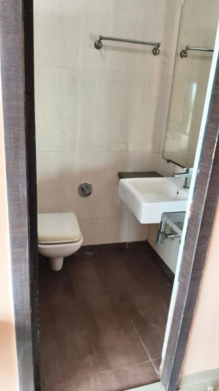Bathroom, tharwani-rosewood-heights 3 Bedroom 1850 Sq.Ft. Apartment In Kharghar Sector 10 Navi Mumbai 10533551