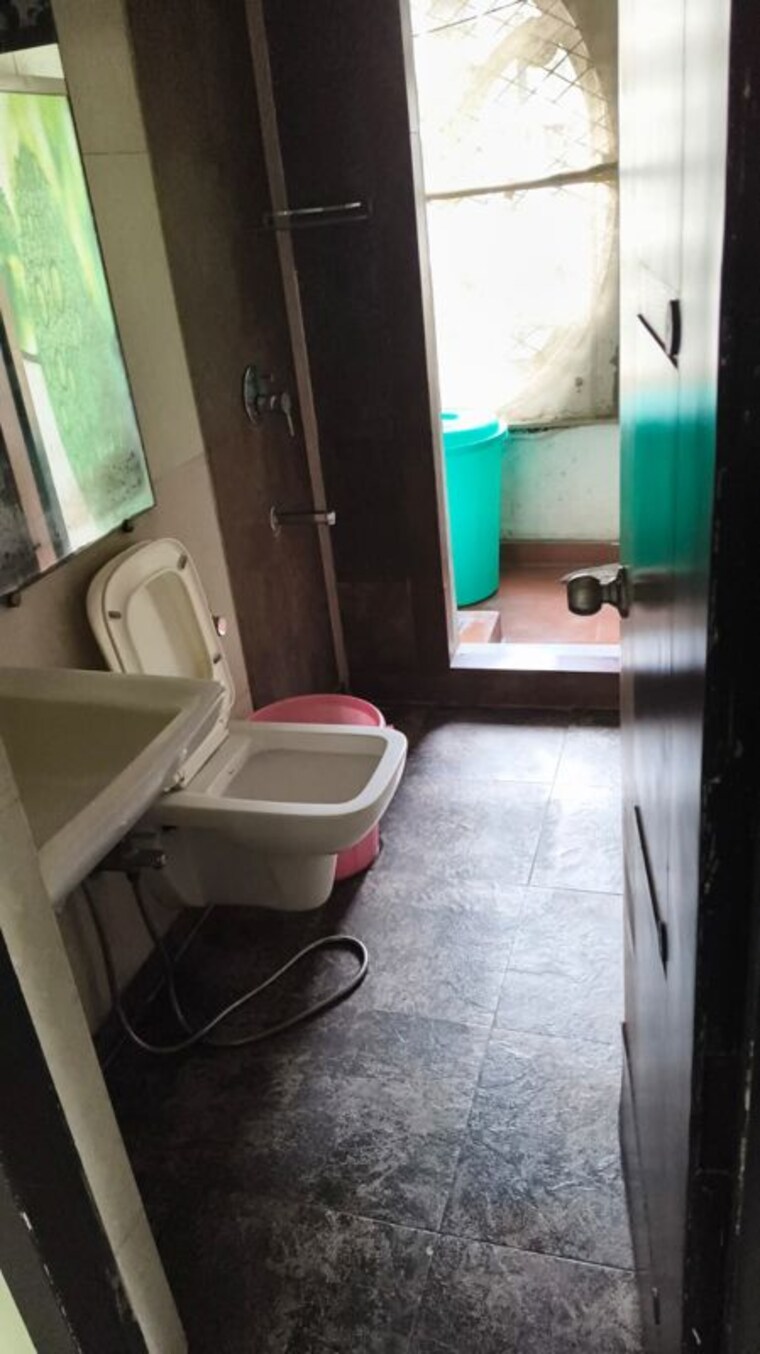 Bathroom, tharwani-rosewood-heights 3 Bedroom 1850 Sq.Ft. Apartment In Kharghar Sector 10 Navi Mumbai 10533551