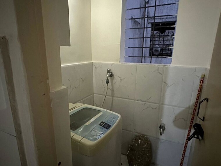 Bathroom, sg-lanke-vishwajeet-residency 2 Bedroom 1000 Sq.Ft. Apartment In Kharadi Pune 10538723
