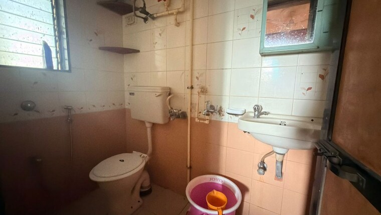 Bathroom, kharghar Pg For Girls In Kharghar 10538727