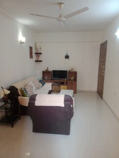 2 BHK Apartment For Rent in Venkatesh Bhoomi Spring Town Phase I