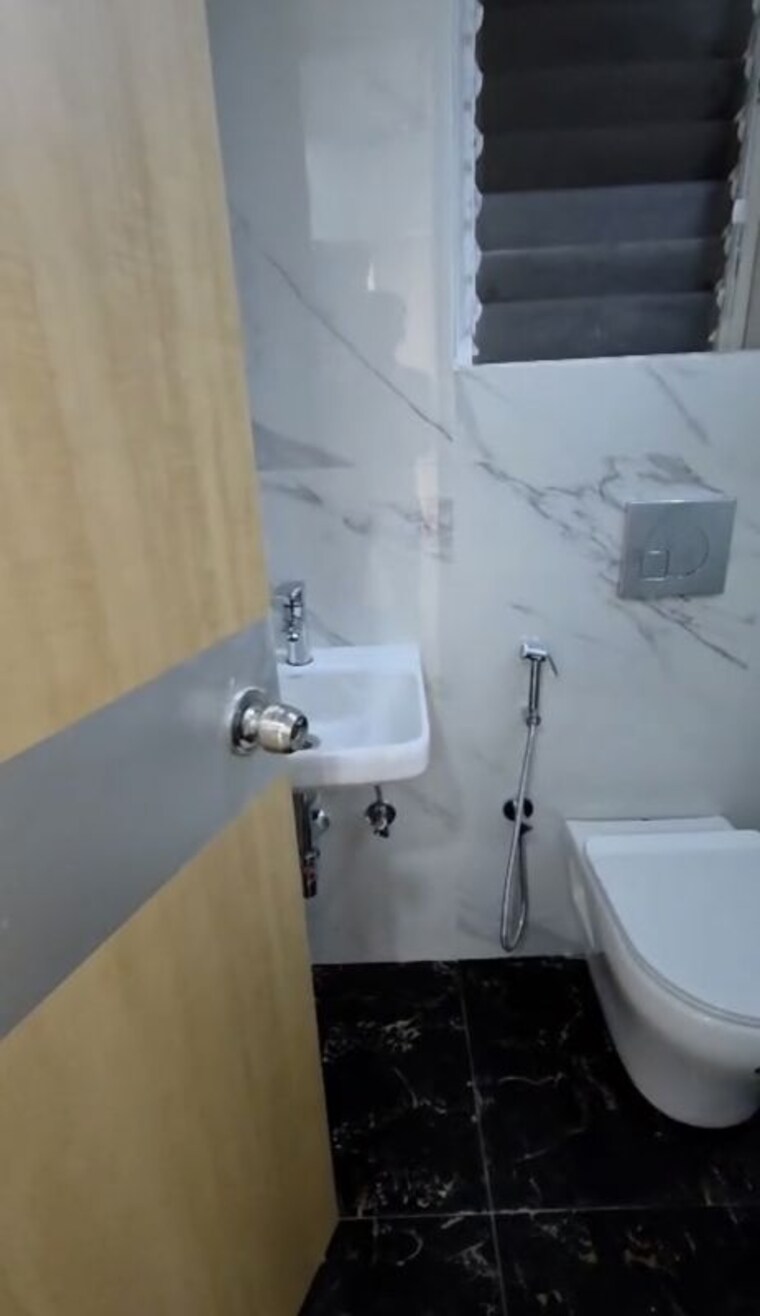 Bathroom, rup nagar 1 Bedroom 400 Sq.Ft. Apartment In Rup Nagar Mumbai 10538831