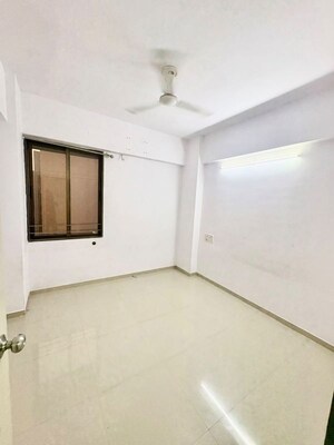 Room in 2 BHK Apartment at Bakeri Shaunak Apartments, Vejalpur – for Rent