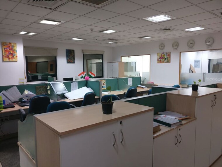 Team Area, unitech-signature-towers Commercial Office Space 2184 Sq.Ft. In Sector 15 Gurgaon 10538920