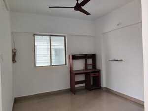 Room in 1.5 BHK Apartment at Unati Dham Apartment, Kondhwa Budruk – for Rent