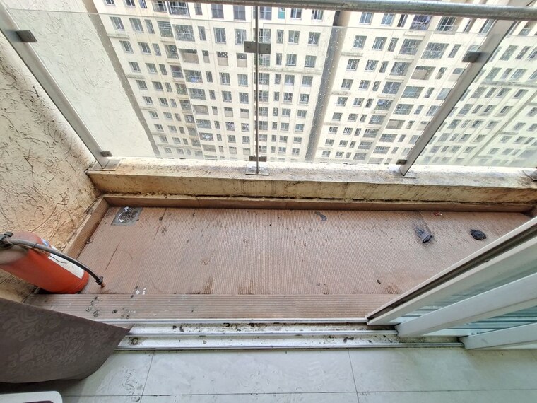 Balcony, rustomjee-azziano-wing-i 2 Bedroom 780 Sq.Ft. Apartment In Thane West Thane 10538922