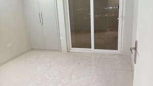Room in 3 BHK Apartment at Eldeco Live By The Greens, Sector 150 – for Rent