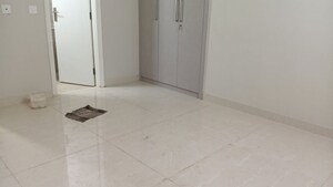 Room in 3 BHK Apartment at Eldeco Live By The Greens, Sector 150 – for Rent