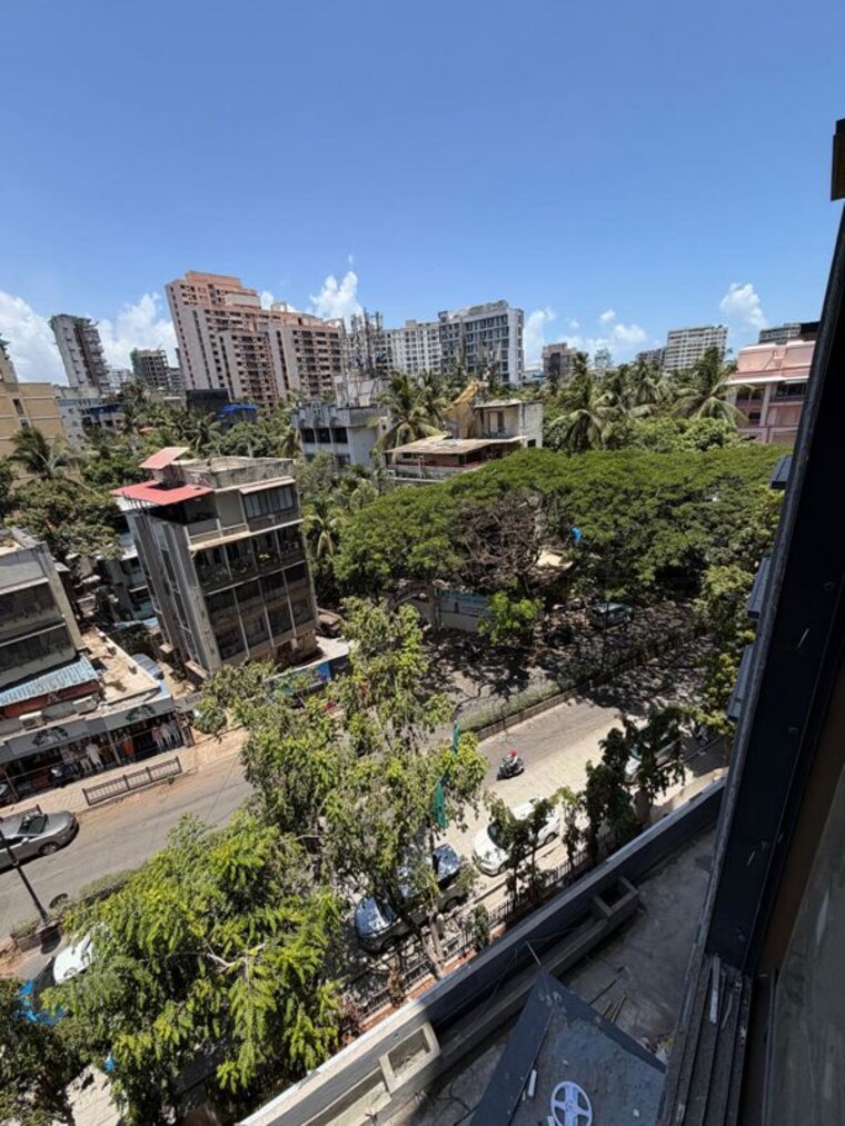 Balcony, nugget-apartment 2 Bedroom 750 Sq.Ft. Apartment In Khar West Mumbai 10538901