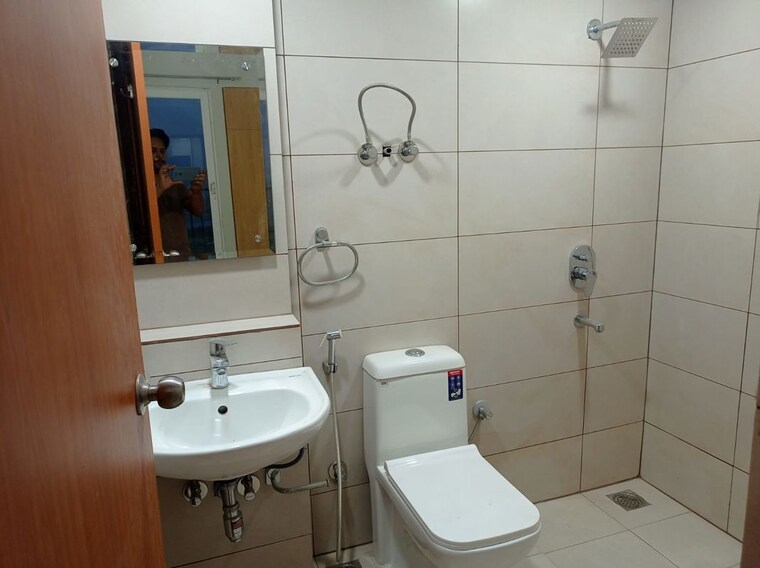 Bathroom, tata-eureka-park 2 Bedroom 1100 Sq.Ft. Apartment In Sector 150 Noida 10538950