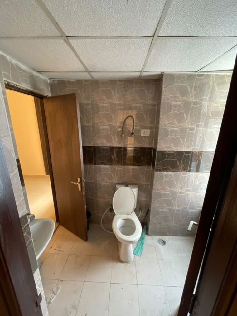 Bathroom, supertech-eco-village-ii 2 Bedroom 890 Sq.Ft. Apartment In Sector 16b Greater Noida Greater Noida 10538954