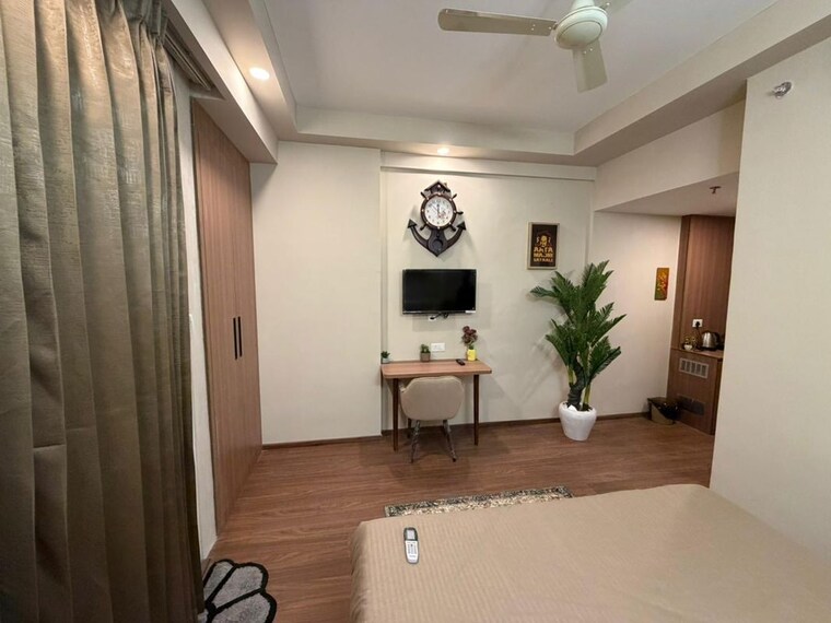 Room, laxmi-kourtyard Studio 550 Sq.Ft. Apartment In Delta Ii Greater Noida Greater Noida 10538970
