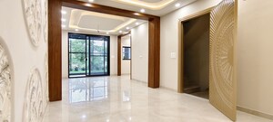 Room in 3 BHK Builder Floor at Parklands, Sector 85 – for Sale
