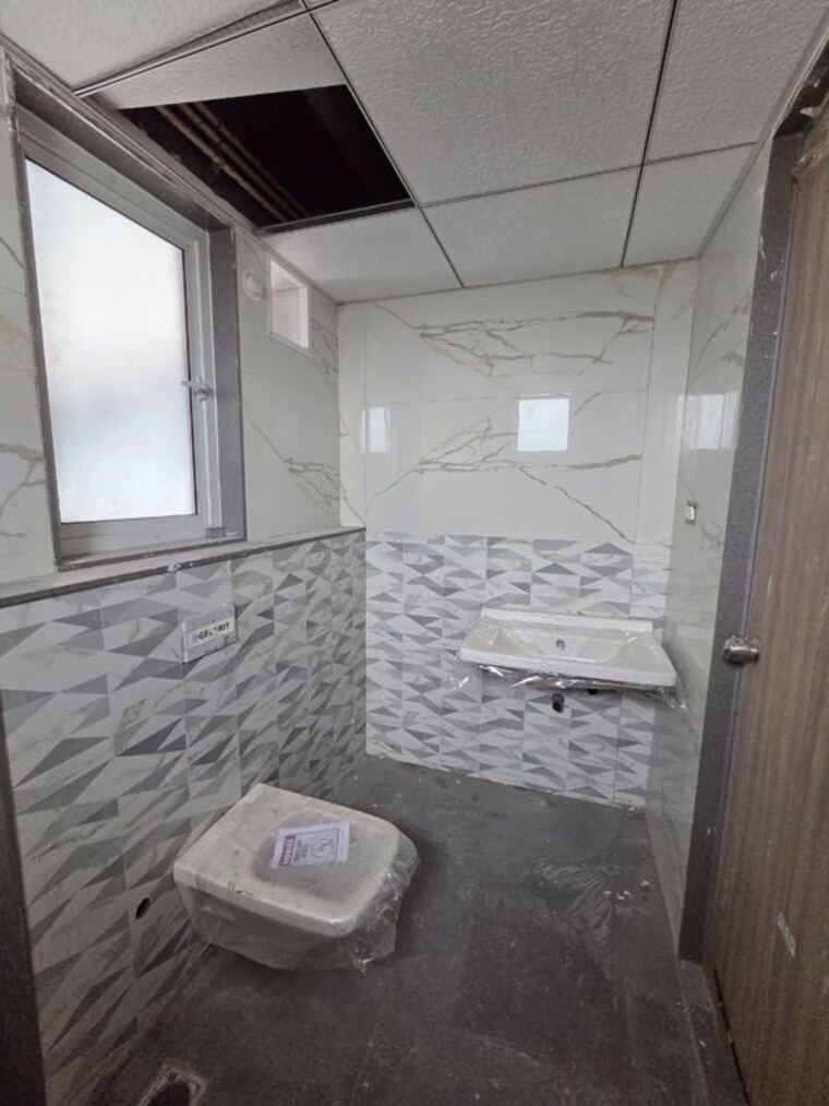 Bathroom, kumar-parc-residences 2 Bedroom 840 Sq.Ft. Apartment In Hadapsar Pune 10538951