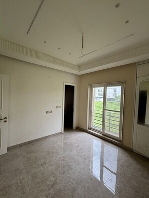Room in 4 BHK Independent House at Capital Paradise, Pathribagh – for Sale