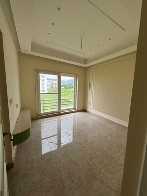 Room in 4 BHK Independent House at Capital Paradise, Pathribagh – for Sale