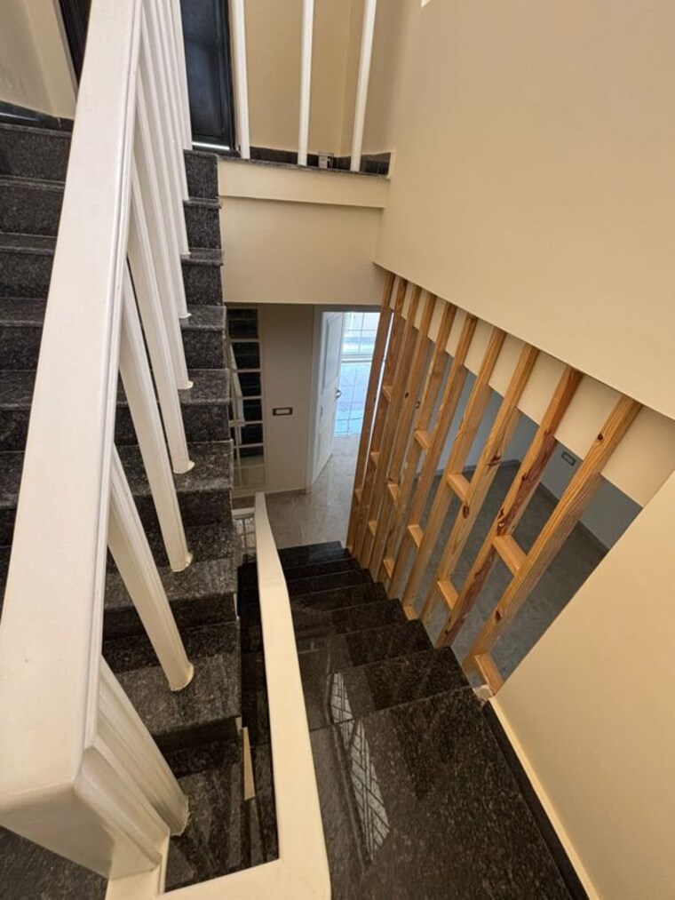 Balcony, capital-paradise 4 Bedroom 2000 Sq.Ft. Independent House In Pathribagh Dehradun 10539007