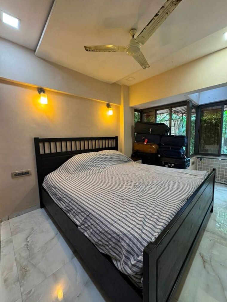 Bedroom, seven-bungalow 1 Bedroom 500 Sq.Ft. Apartment In Andheri West Mumbai 10539035