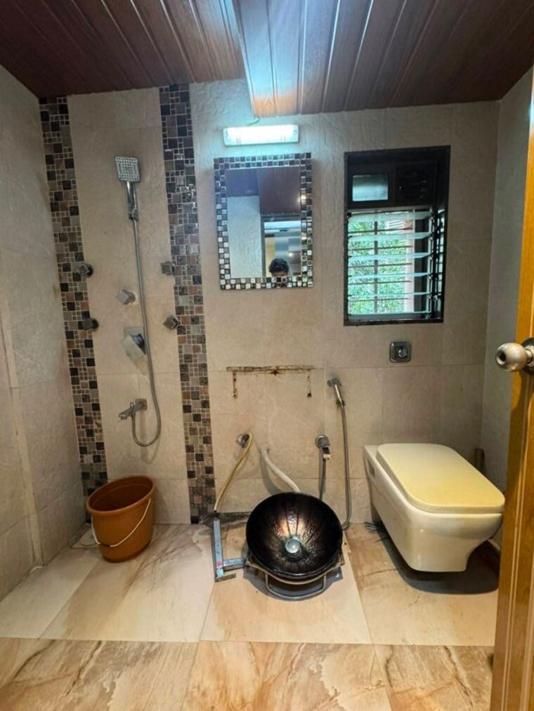 Bathroom, seven-bungalow 1 Bedroom 500 Sq.Ft. Apartment In Andheri West Mumbai 10539035
