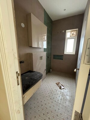 Attached Bathroom in 3 BHK Independent House at Dehradun Cantt – for Rent