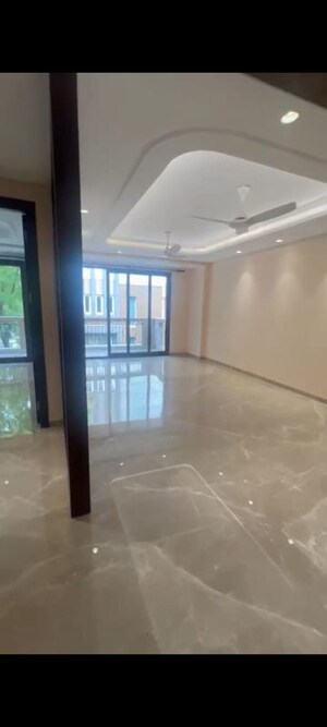 Room in 3 BHK Builder Floor at Greater Kailash I – for Rent