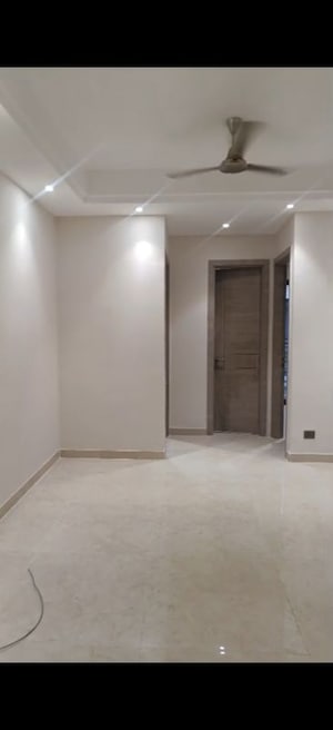 Room in 3 BHK Apartment at ROF Insignia Park, Sector 93 – for Rent