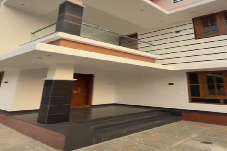 Exterior View, mannuthy 4 Bedroom 2200 Sq.Ft. Independent House In Mannuthy Thrissur 10539090