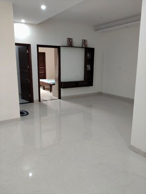 Room in 3 BHK Apartment at Sector 125 – for Rent