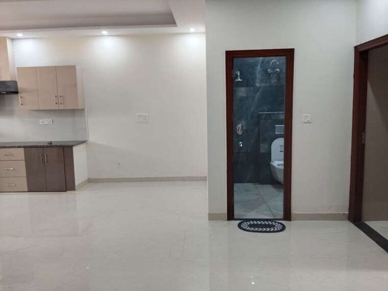 Room, sector 125 3 Bedroom 1350 Sq.Ft. Apartment In Sector 125 Kharar 10539179